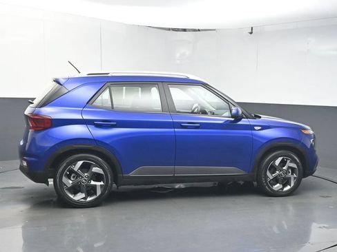 Used 2023 Hyundai Venue SEL FWD image 8