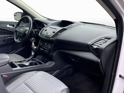 Used 2018 Ford Escape SE w/ SE Sport Appearance Package image 15