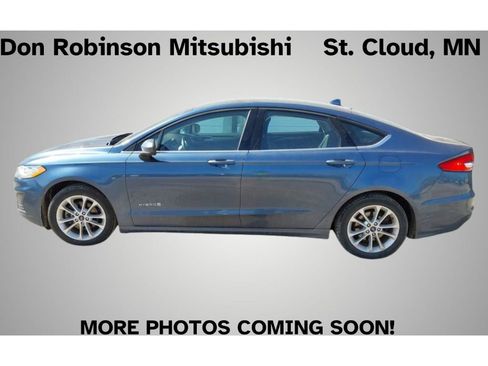 Used 2019 Ford Fusion SE FWD image 1
