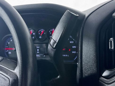 Used 2021 GMC Sierra 1500 4x4 Crew Cab w/ Sierra Value Package image 16