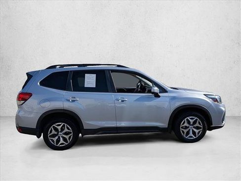 Used 2021 Subaru Forester Premium w/ Popular Package #1 AWD/4WD image 4