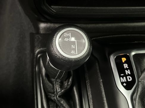 Used 2024 Jeep Wrangler Unlimited Sport AWD/4WD image 14