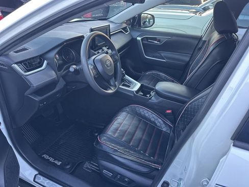 Used 2019 Toyota RAV4 XLE w/ Convenience Package image 3