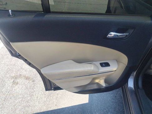 Used 2014 Dodge Charger SE image 17