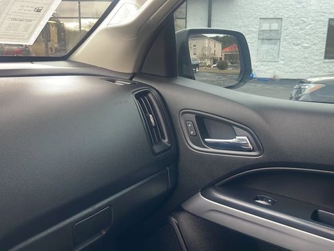 Used 2019 Chevrolet Colorado ZR2 image 16