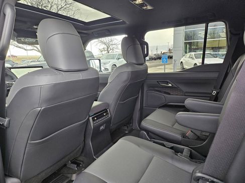 Used 2026 Lexus GX 550 w/ Accessory Package (2T) image 16