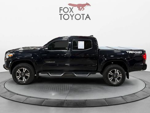 Used 2018 Toyota Tacoma TRD Sport AWD/4WD image 3
