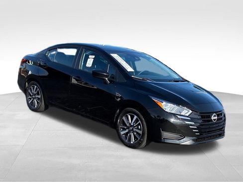 Used 2024 Nissan Versa SV FWD image 7