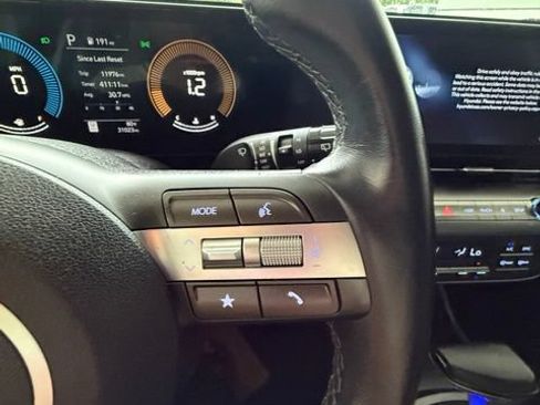 Used 2025 Hyundai Kona SEL FWD image 9