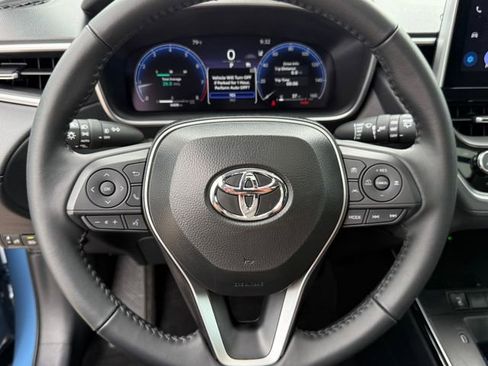 Used 2026 Toyota Corolla Cross XLE w/ Convenience Package FWD image 15