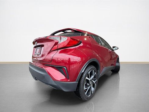 Used 2019 Toyota C-HR XLE image 4