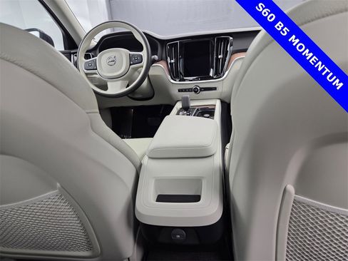 Used 2022 Volvo S60 B5 Momentum image 14