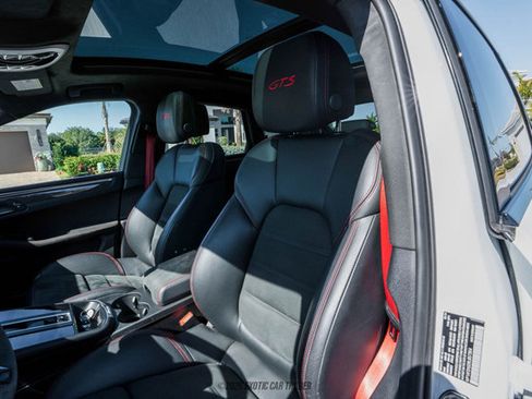 Used 2024 Porsche Macan GTS image 88