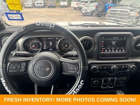 Used 2023 Jeep Gladiator Sport AWD/4WD image 8