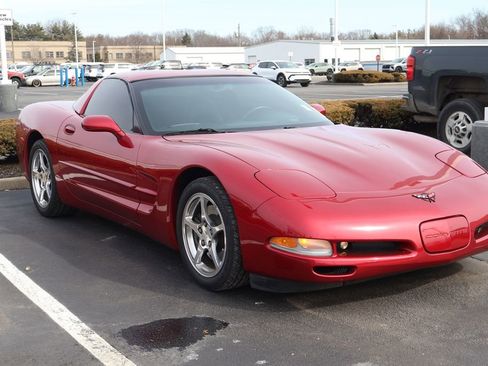 Used 2002 Chevrolet Corvette Coupe w/ Preferred Equipment Group2 image 3