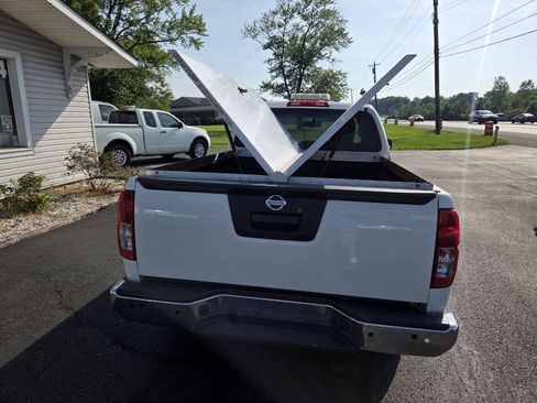 Used 2015 Nissan Frontier S RWD image 9