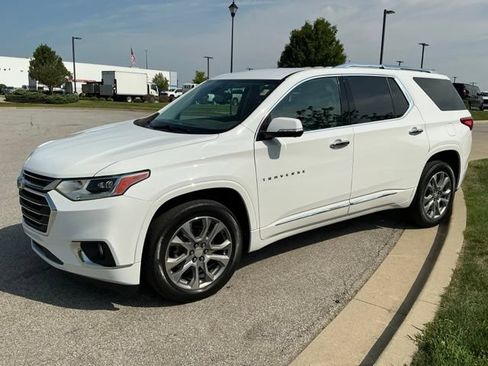 Used 2021 Chevrolet Traverse Premier FWD image 3