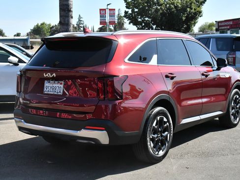 Used 2025 Kia Sorento S w/ Panoramic Sunroof Package FWD image 8