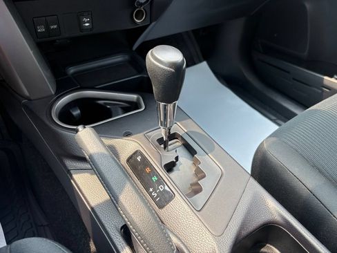 Used 2018 Toyota RAV4 LE w/ All Weather Liner Package FWD image 4