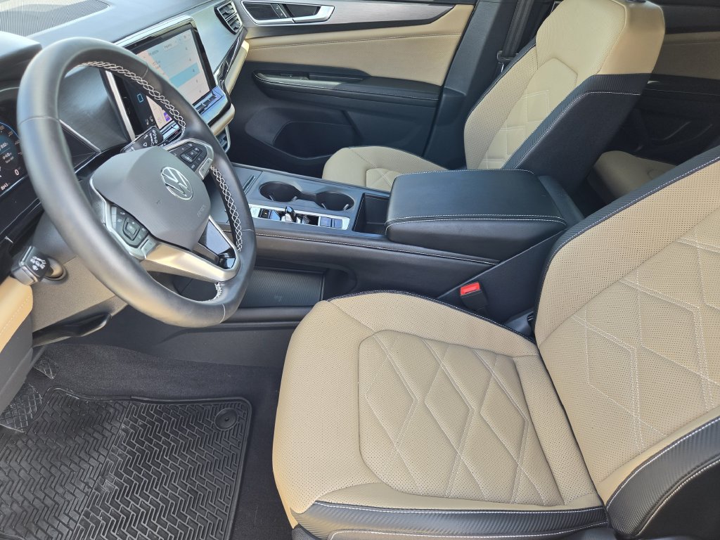 Used 2024 Volkswagen Atlas Cross Sport SE FWD image 11