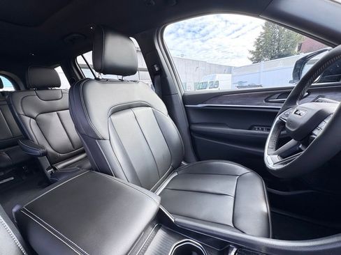 New 2026 Jeep Grand Cherokee L Limited w/ Limited Altitude Package image 19