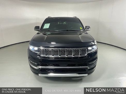 Used 2022 Jeep Grand Wagoneer Series II AWD/4WD image 2