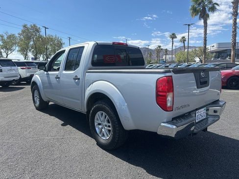 Used 2018 Nissan Frontier SV RWD image 6