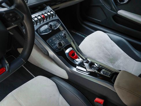 Used 2016 Lamborghini Huracan LP 580-2 RWD image 37