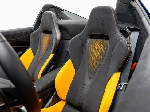 Used 2024 McLaren 750S Spider image 12