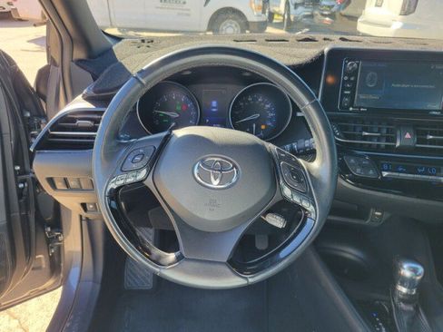 Used 2018 Toyota C-HR image 14