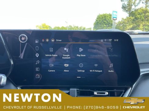 Used 2025 Chevrolet Equinox LT w/ Safety and Technology Package FWD image 10
