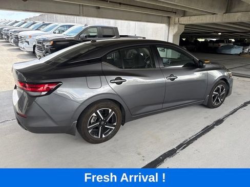 Used 2025 Nissan Sentra SV FWD image 17