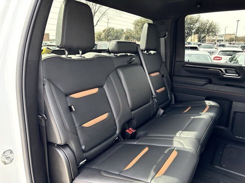 Used 2025 GMC Sierra 2500 AT4 image 27