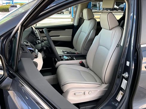 Used 2026 Honda Odyssey Touring image 9