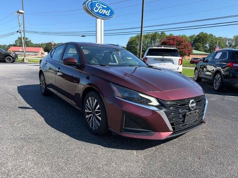 Used 2023 Nissan Altima 2.5 SV FWD image 1