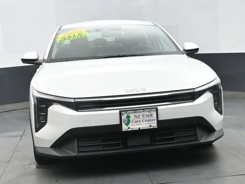 Used 2025 Kia K4 FWD image 3