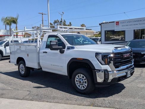 New 2026 GMC Sierra 2500 Pro RWD image 4