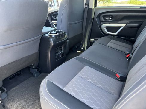 Used 2023 Nissan Titan SV w/ SV Convenience Package RWD image 18