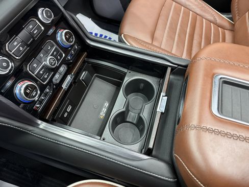 Used 2023 GMC Yukon XL Denali Ultimate image 24