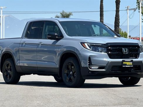 New 2025 Honda Ridgeline Black Edition image 2