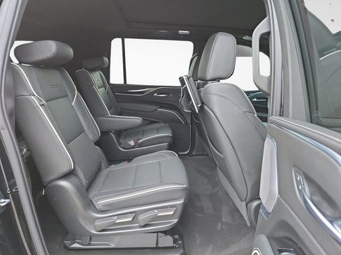 Used 2022 Cadillac Escalade ESV Sport w/ Touring Package AWD/4WD image 37