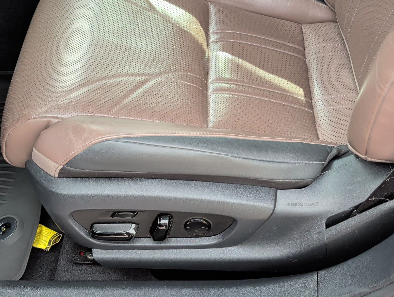 Used 2022 Lexus ES 350 Ultra Luxury w/ Accessory Package 2 FWD image 10