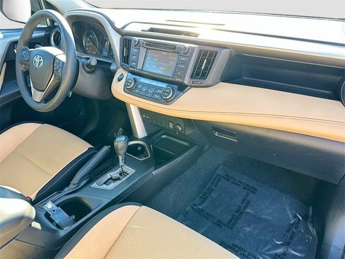 Used 2018 Toyota RAV4 XLE image 28