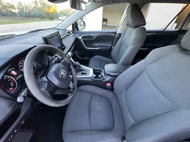 Used 2021 Toyota RAV4 LE FWD image 28