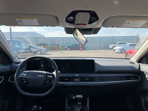 Used 2025 Kia K4 LXS image 33