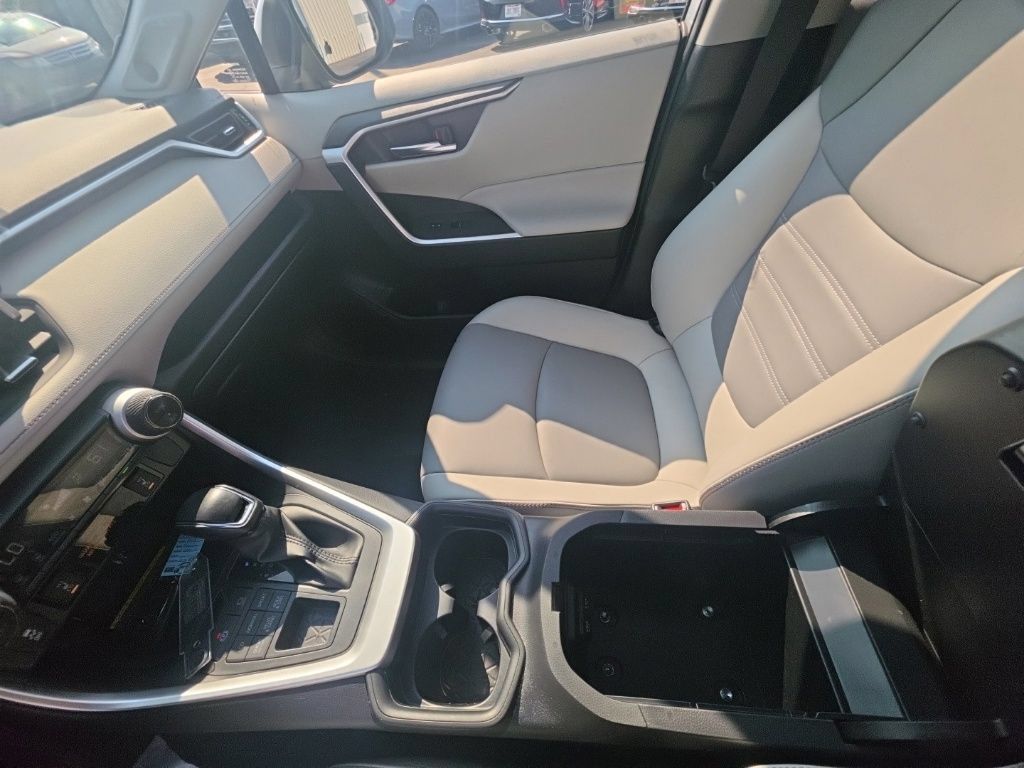 Used 2019 Toyota RAV4 XLE Premium w/ Advanced Technology Package AWD/4WD image 26