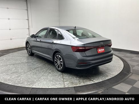 Used 2025 Volkswagen Jetta Sport image 2