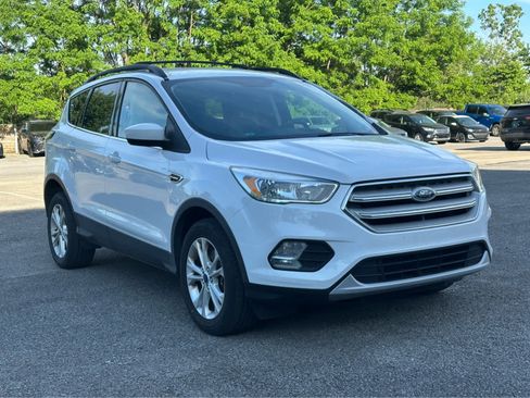 Used 2018 Ford Escape SE AWD/4WD image 3