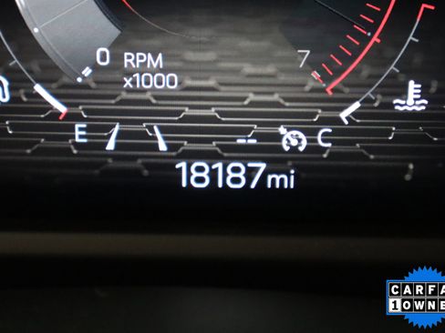 Used 2025 GMC Acadia Elevation image 19