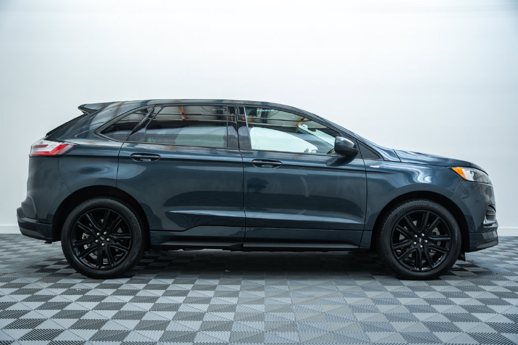 Used 2022 Ford Edge ST-Line w/ Class II Trailer Tow Package AWD/4WD image 4